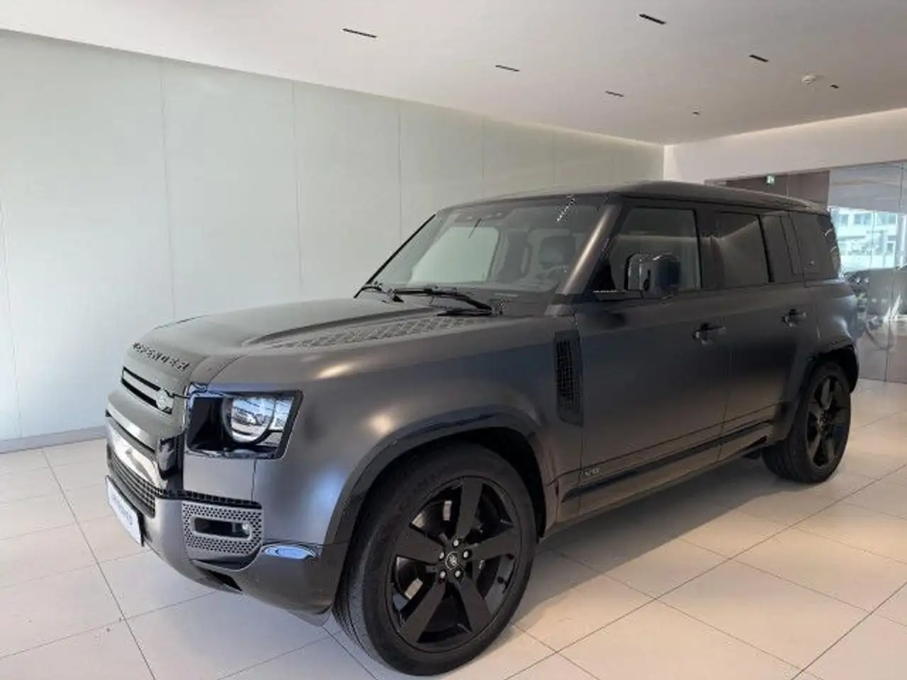 Land Rover Defender 110 P525 V8 Carpathian Edition AHK HUD — photo 1 of 15