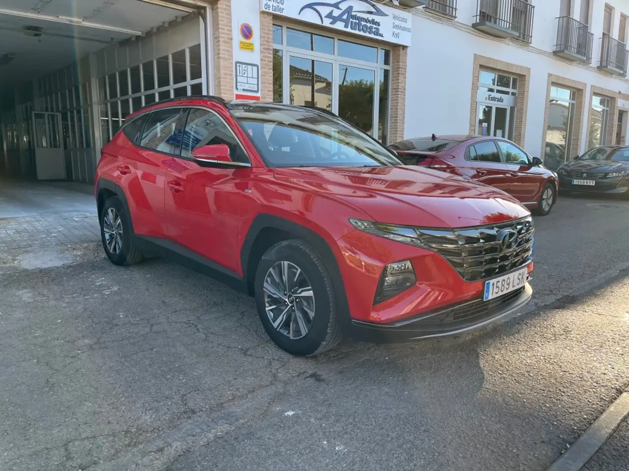 Hyundai TUCSON 1.6 TGDI 48V Maxx Sky 4x2 — photo 1 of 38