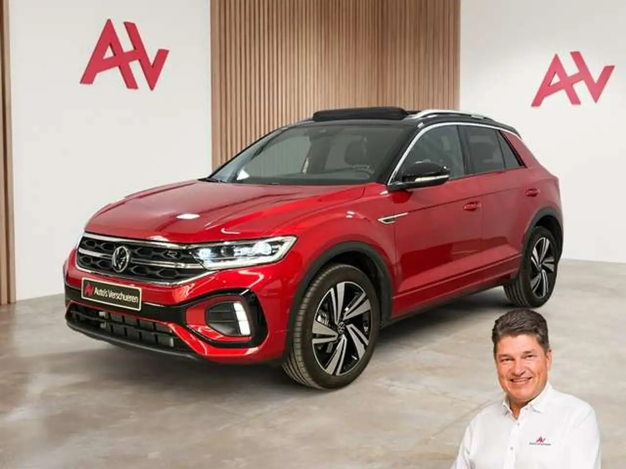Volkswagen T-Roc R-Line Ultimate 1.5 TSI DSG7 ** Pano | ACC | Na... — photo 1 of 32