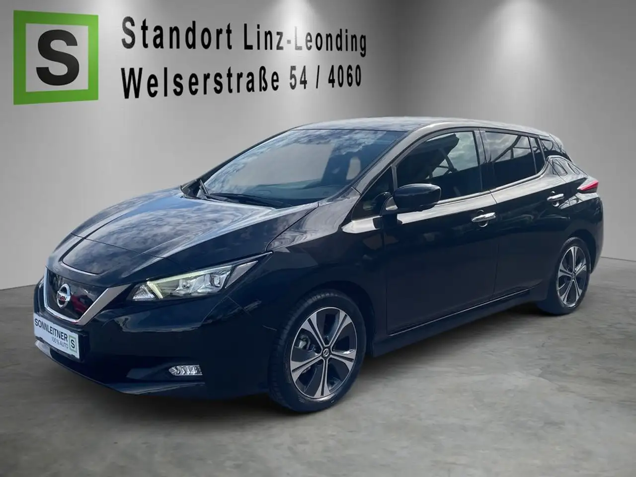 Nissan Leaf LEAF (ZE1) N-Connecta MY21 Option Option: Winterpaket Option: LED — photo 1 of 11