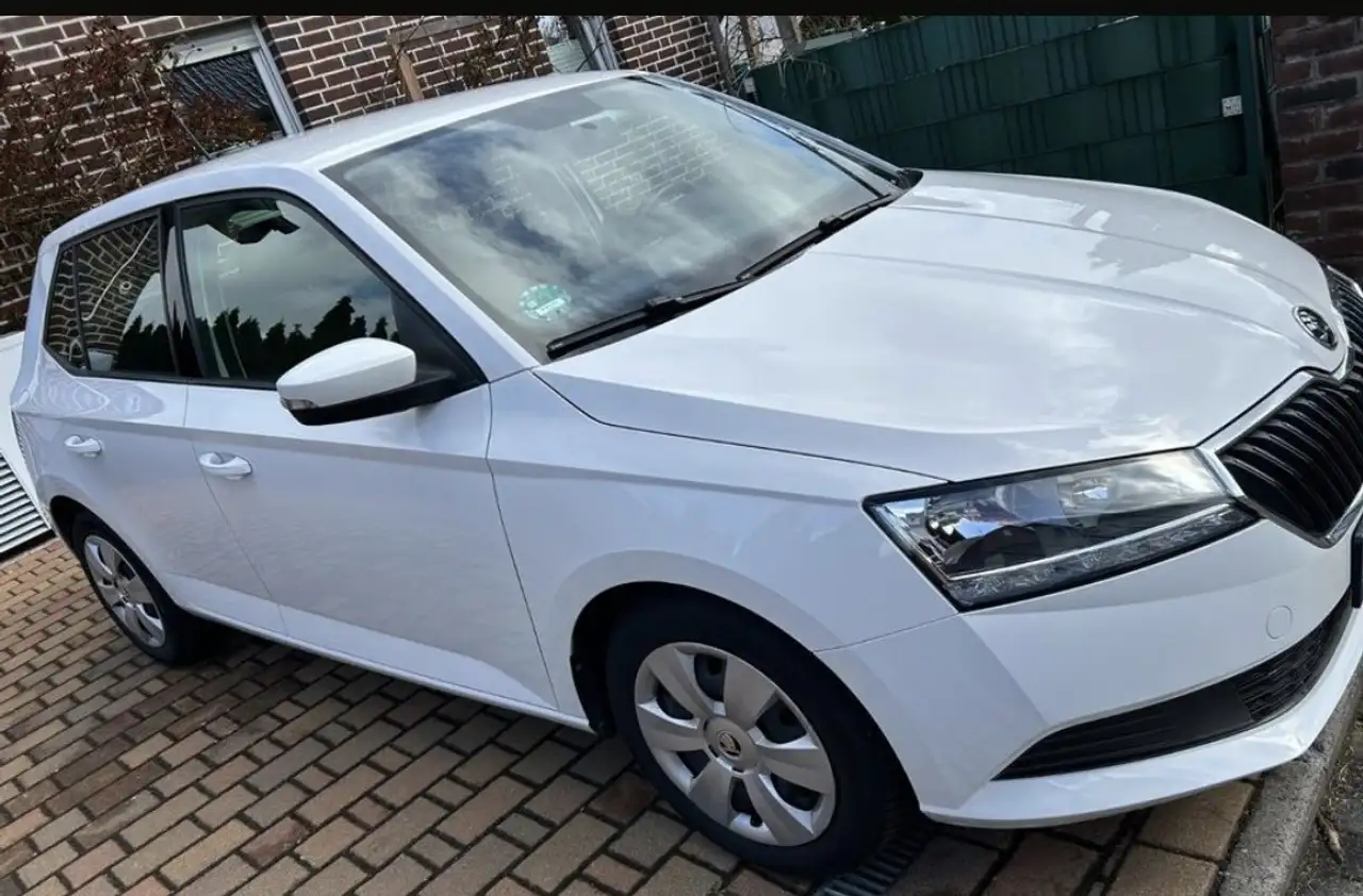 Skoda Fabia 1.4 Classic — photo 1 of 12