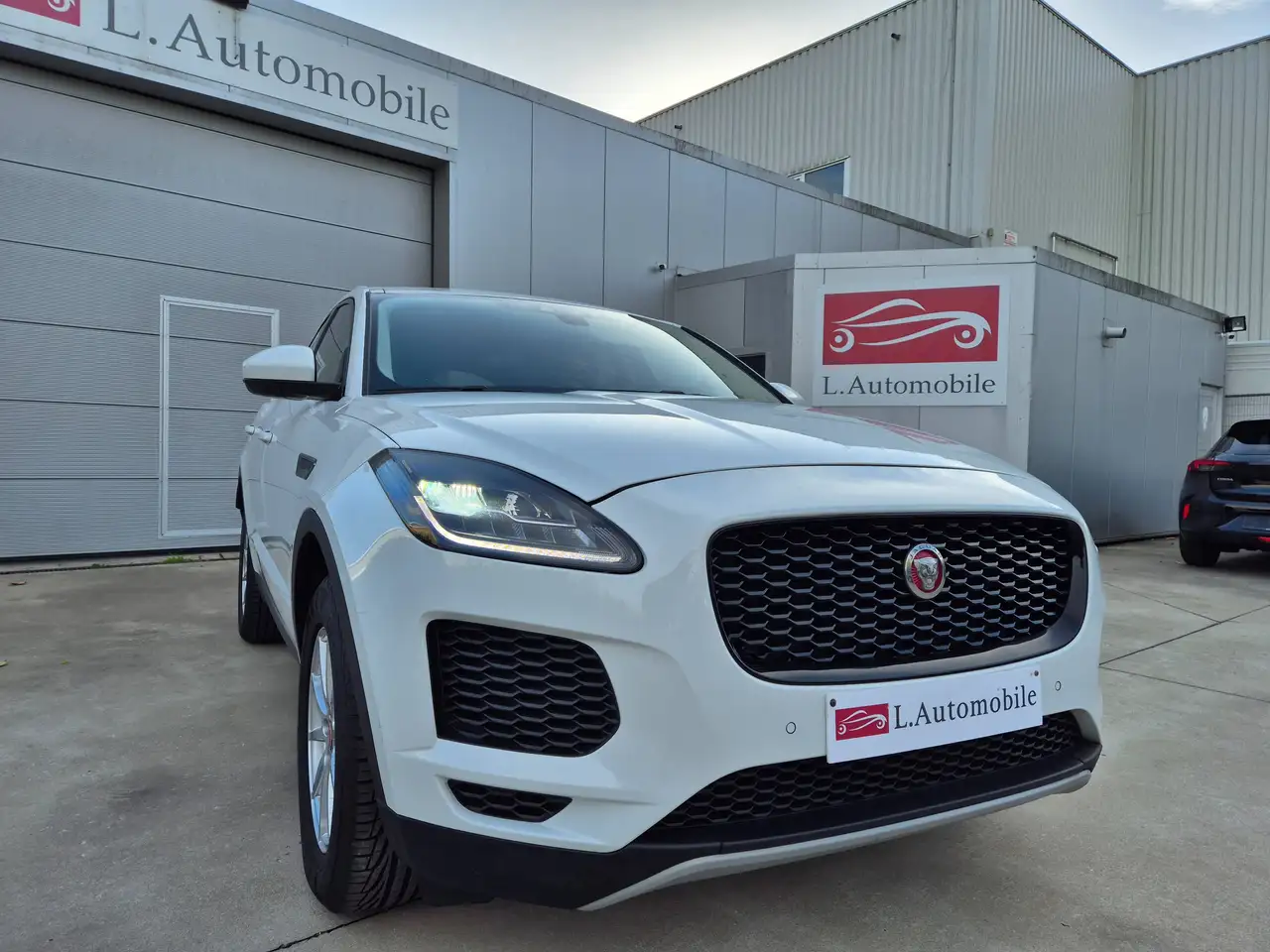2019 Jaguar E-Pace 2.0 D 150cv AUTO. // AWD //, photograph 3