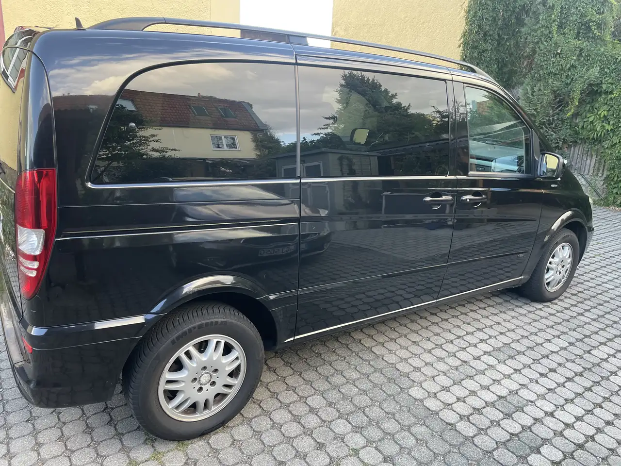 Mercedes-Benz Viano 2.2 CDI DPF kompakt Automatik Ambiente — photo 1 of 15