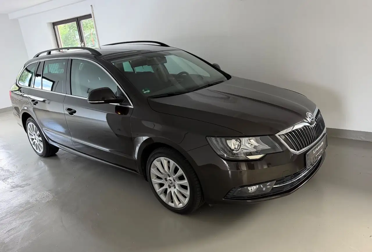 Skoda Superb Combi Exclusive 2.0 TDI Navi Memory — photo 1 of 13
