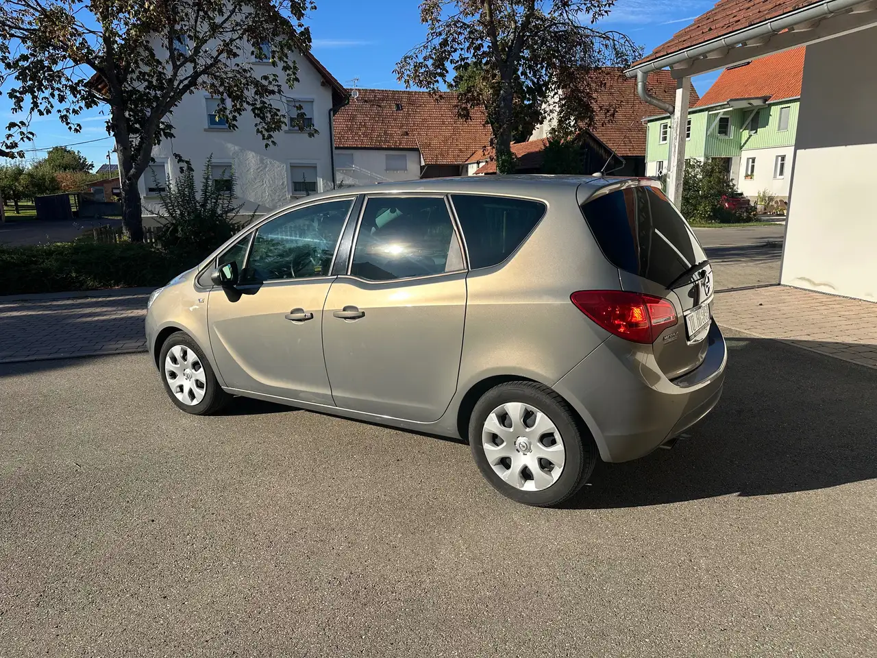 Opel Meriva Meriva 1.4 Edition — photo 1 of 9