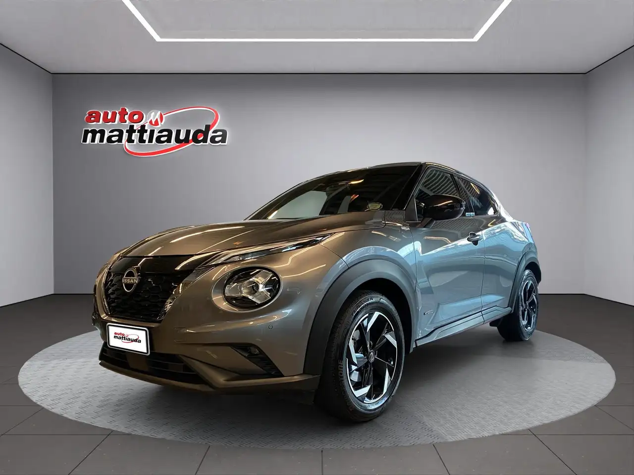 Nissan Juke Juke 1.6 hev N-Connecta — photo 1 of 15