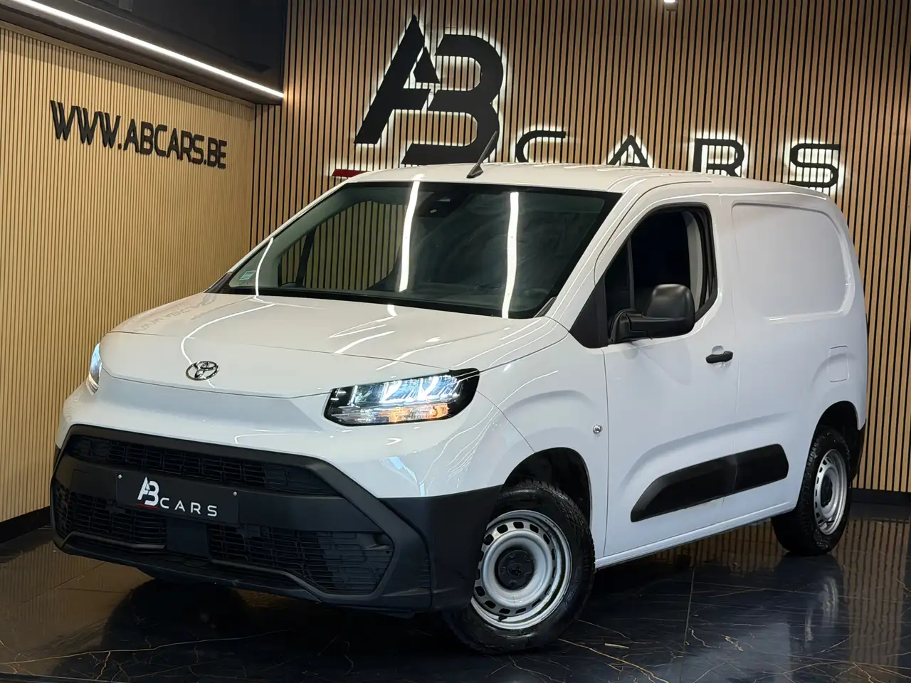 Citroen Berlingo 1.2E ** 1 ER PROPRIO ** UTILITAIRE * GRANTIE 12 MOIS ** — photo 1 of 15