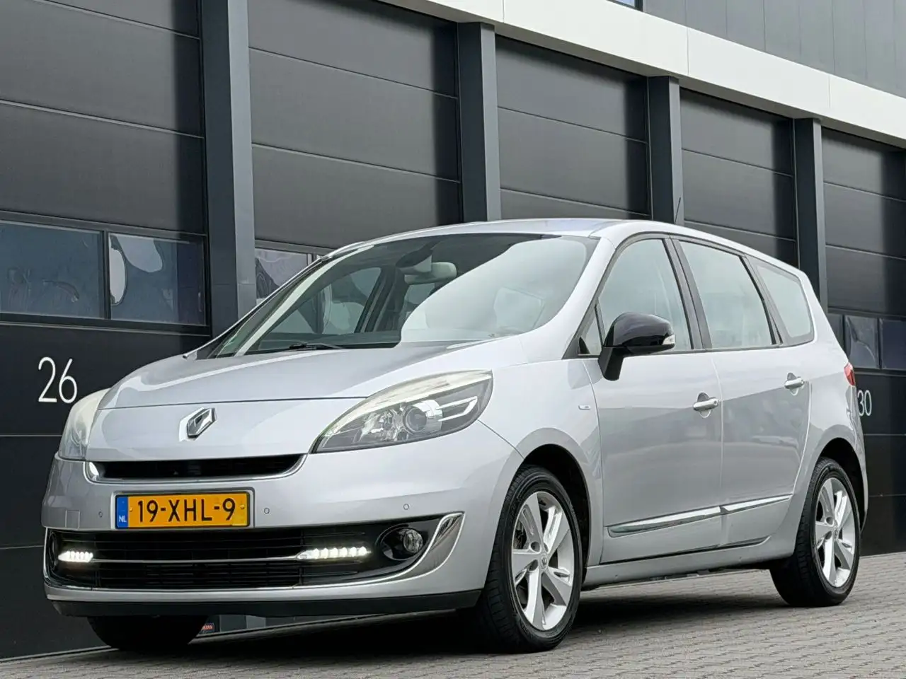 Renault Grand Scenic 1.6 dCi Bose Camera Navi PDC — photo 1 of 14