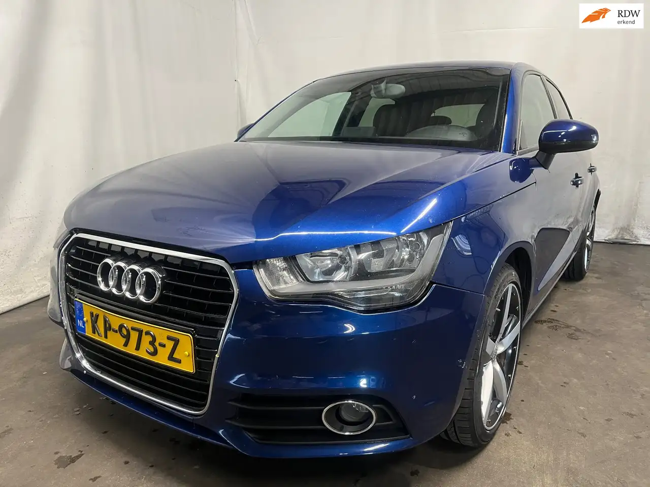 Audi A1 Sportback 1.2 TFSI Attraction Pro Line Business SC — photo 1 of 25