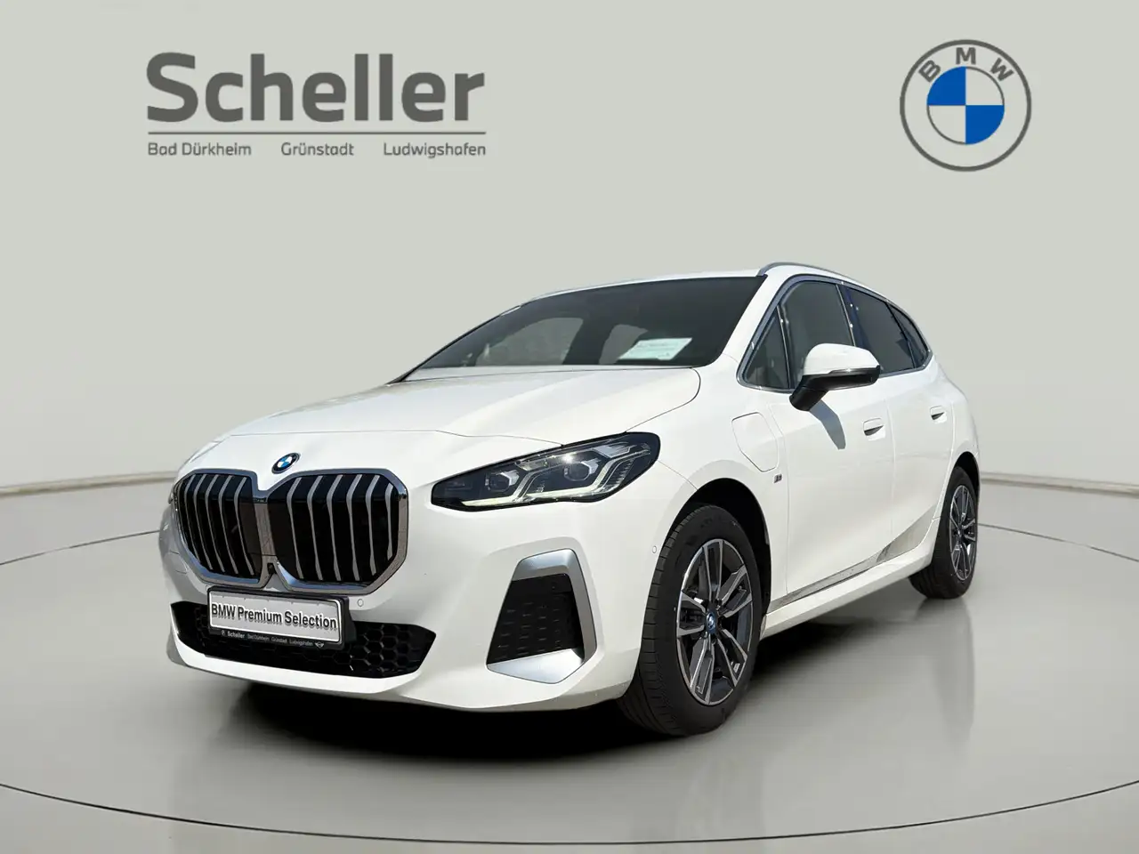 BMW 230 e xDrive Active Tourer M Sportpaket Head-Up — photo 1 of 26