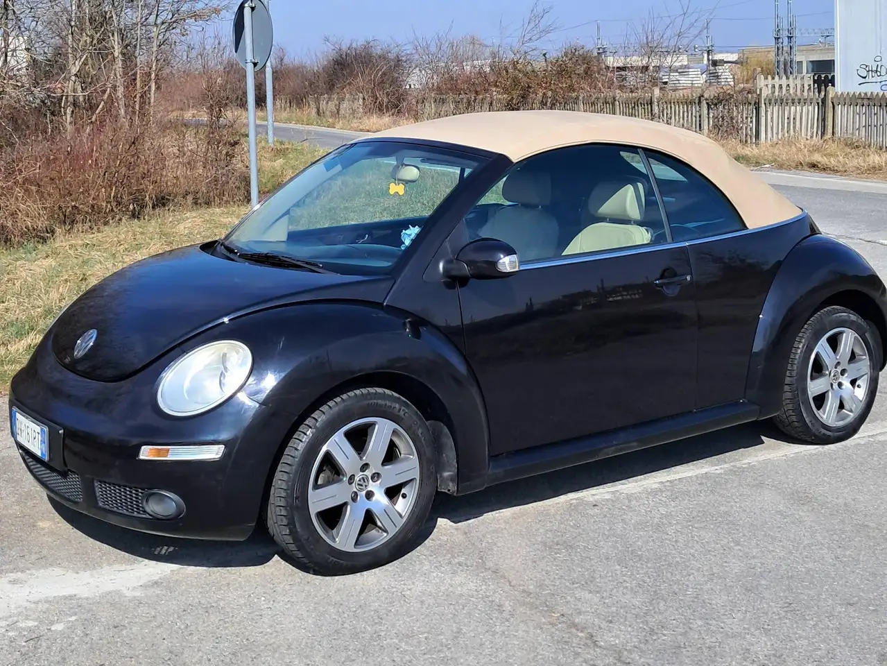 Volkswagen New Beetle New Beetle Cabrio Cabrio 1.9 tdi 105cv — photo 1 of 6