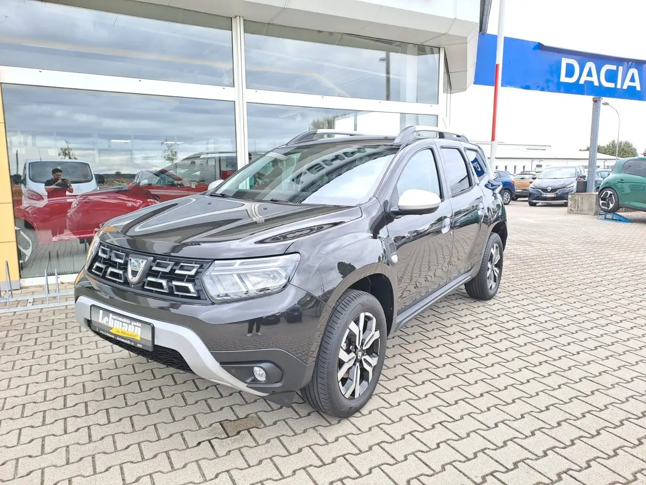 Dacia Duster II Prestige — photo 1 of 24