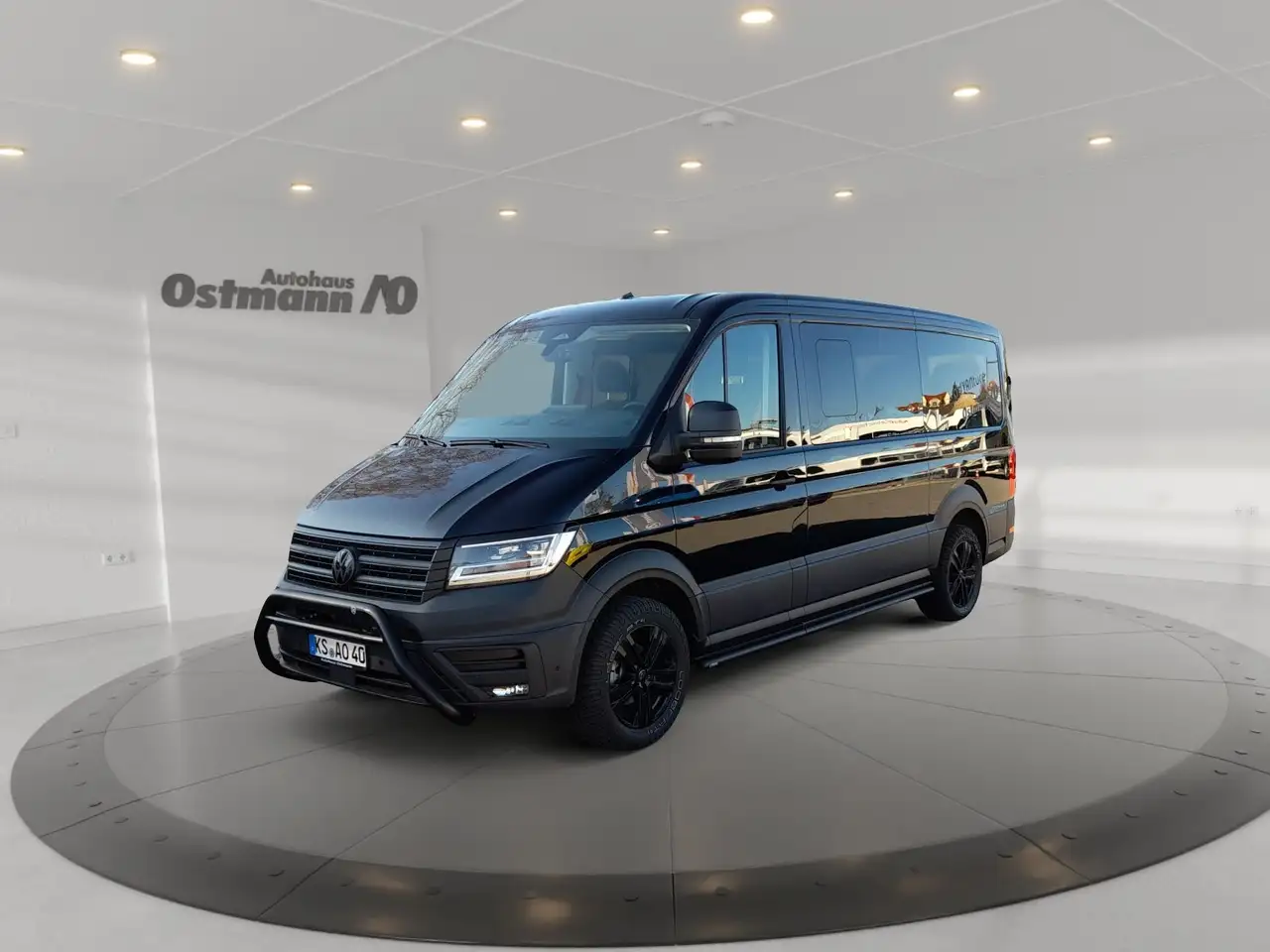 Volkswagen Crafter 35 4MOTION Umbau RFK LED SHZ NAVI AHK — photo 1 of 19