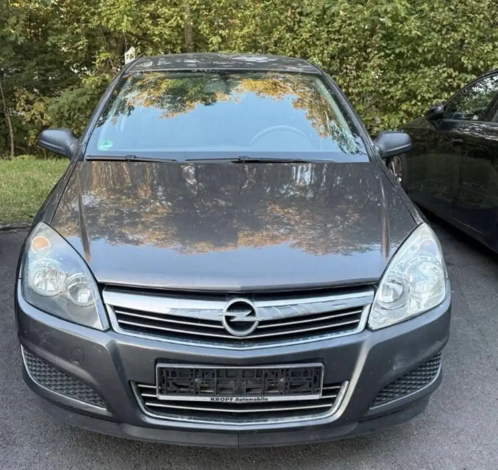Opel Astra 1.4 Edition — photo 1 of 8