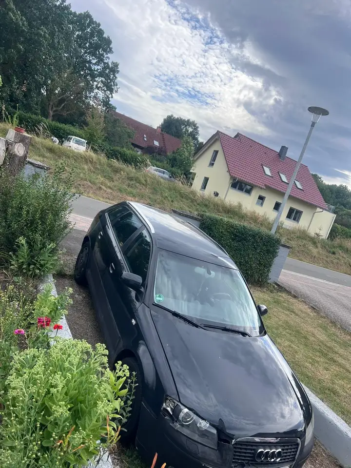 Audi A3 2.0 TDI Ambiente (103kW) — photo 1 of 5