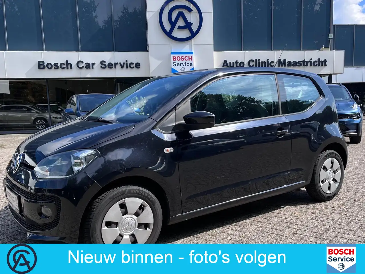 Volkswagen up! 1.0 groove up! BlueMotion / NAVI / CRUISE / STOELV — photo 1 of 17