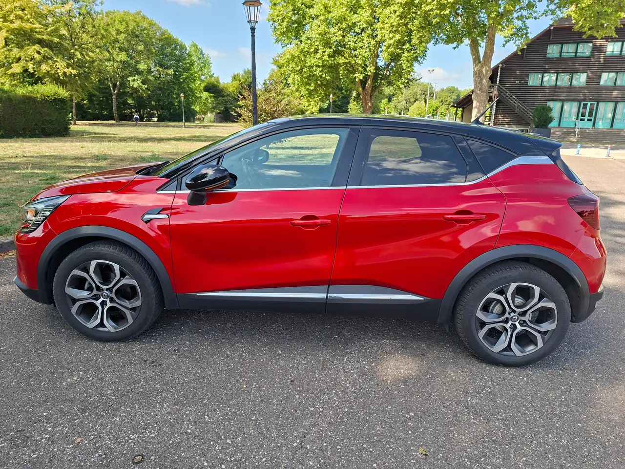 Renault Captur Captur TCe 130 EDC FAPIntens — photo 1 of 7