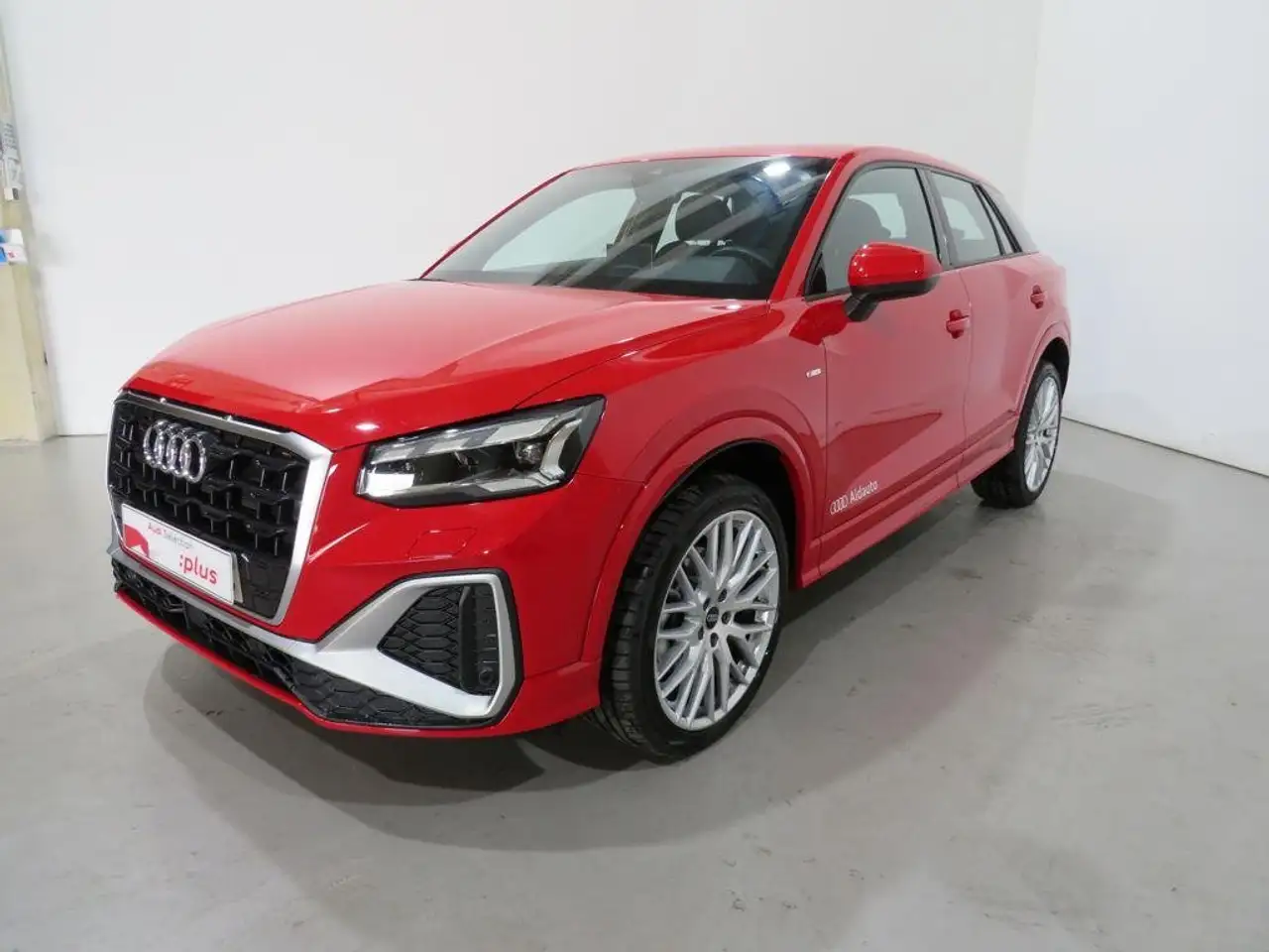 Audi Q2 35 TDI Adrenalin S tronic 110kW — photo 1 of 9