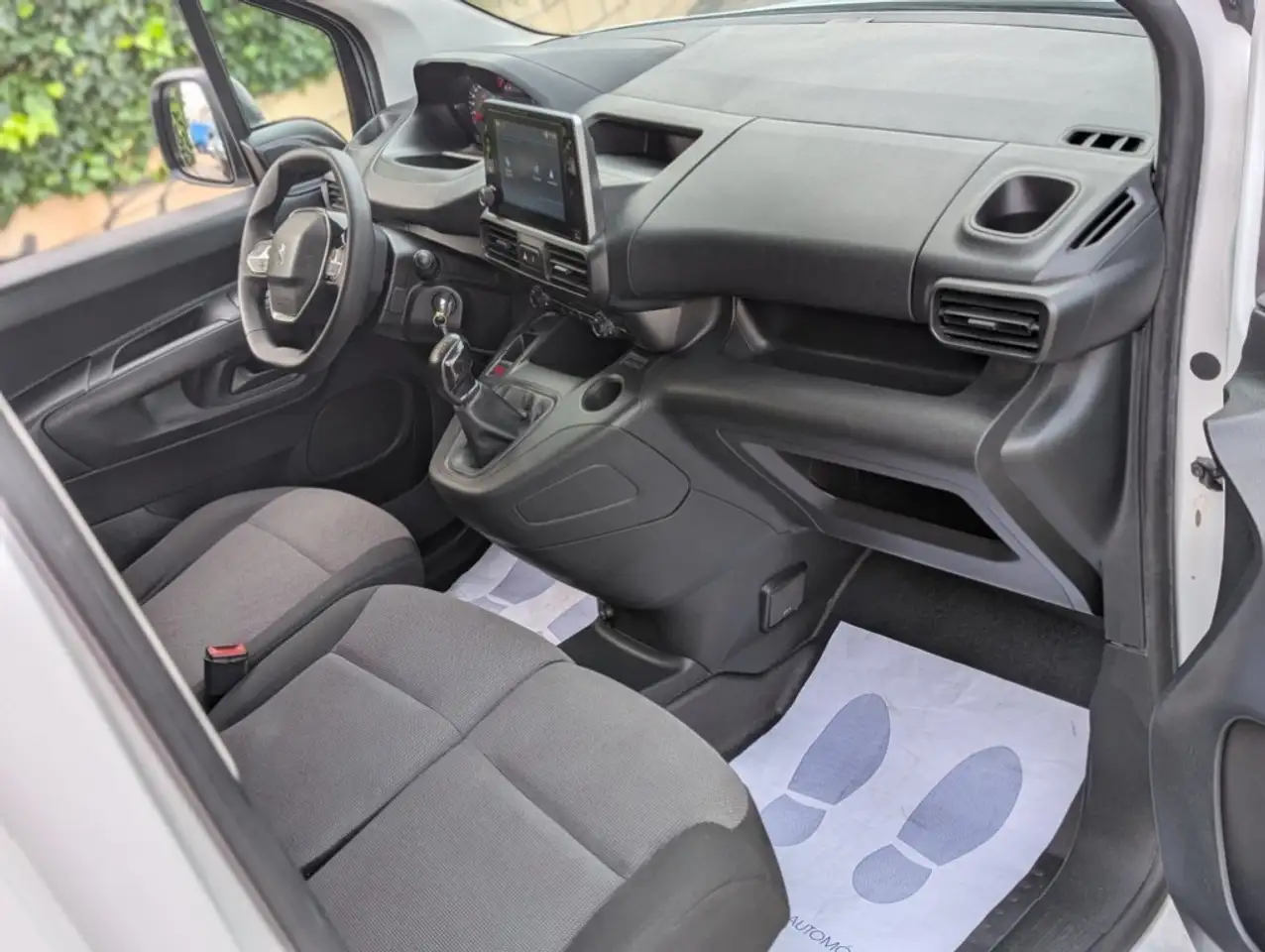 Peugeot Partner 1.5BlueHDI Premium Standard 1000kg 100 — photo 1 of 22