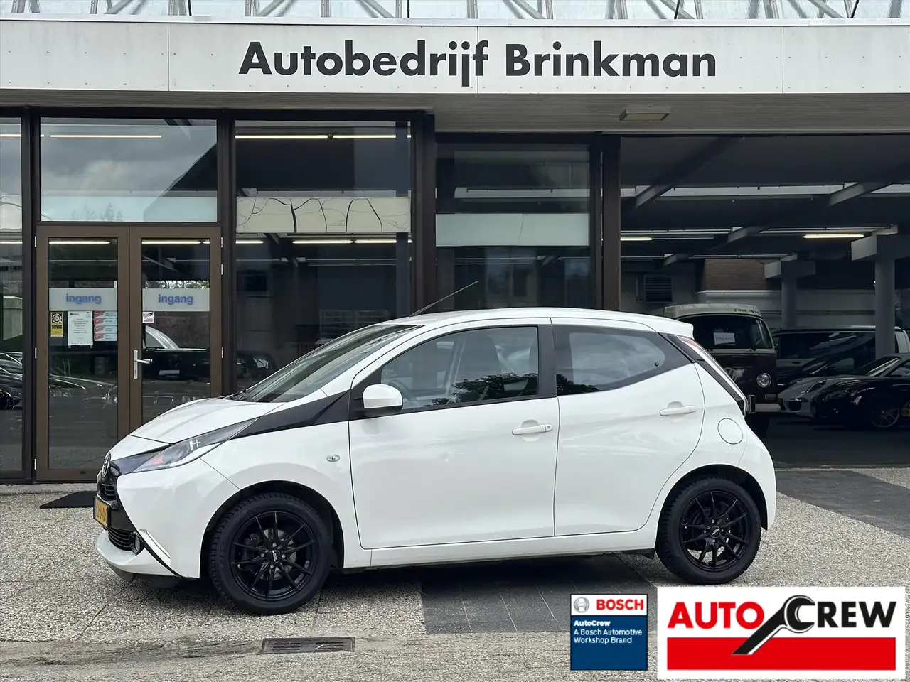 Toyota Aygo 1.0 VVT-i 69pk 5D x-cite — photo 1 of 15