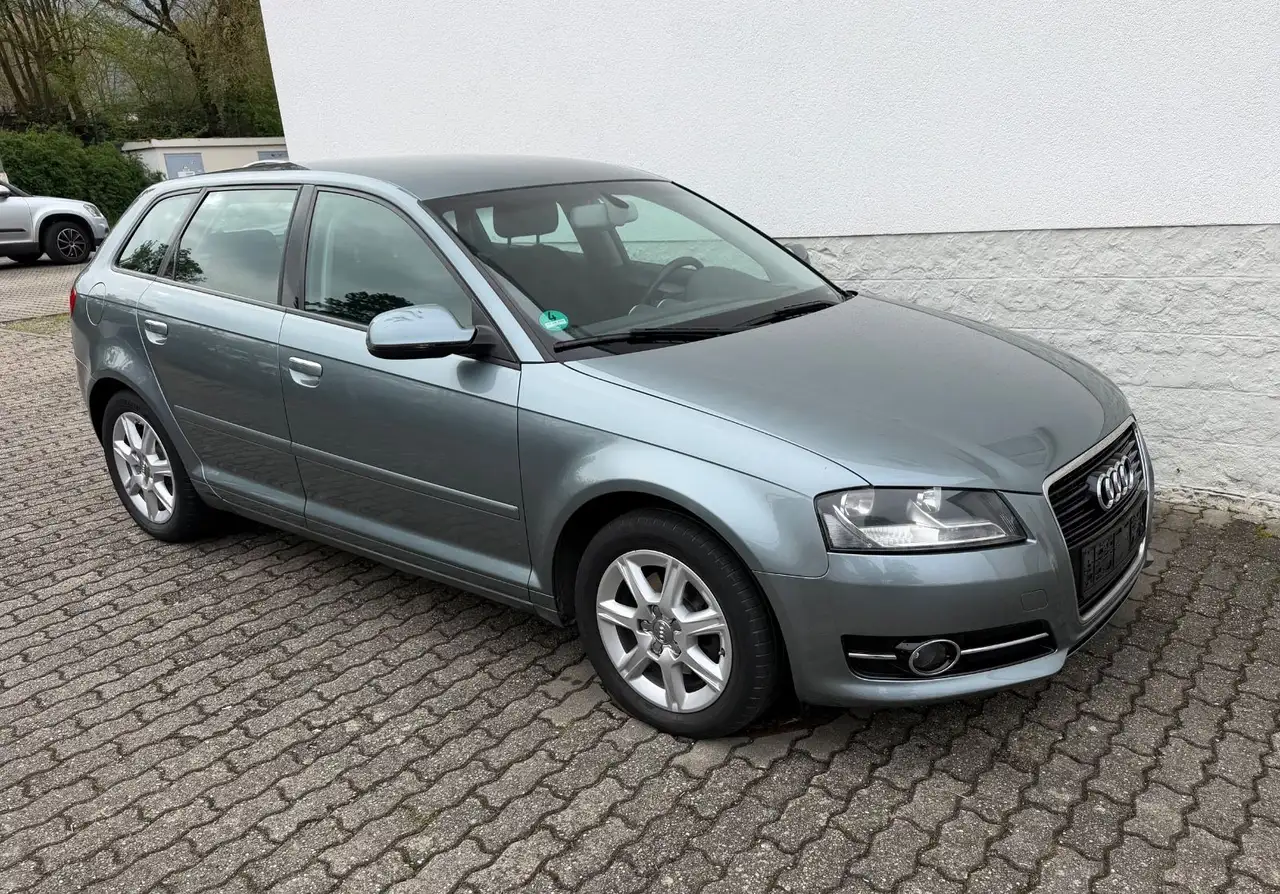 Audi A3 Sportback 1.4 TFSI Ambiente Klima PDC CarPlay — photo 1 of 10