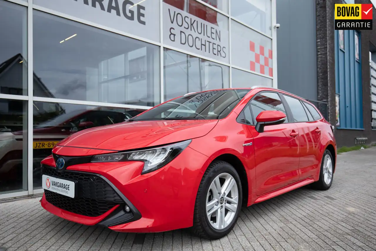 Toyota Corolla Touring Sports 1.8 Hybrid Business Plus Tech | Dod — photo 1 of 40