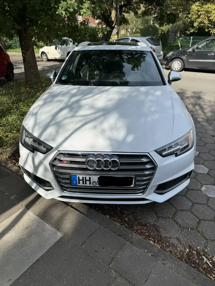 Audi S4 Avant 3.0 TFSI quattro tiptronic — photo 1 of 6