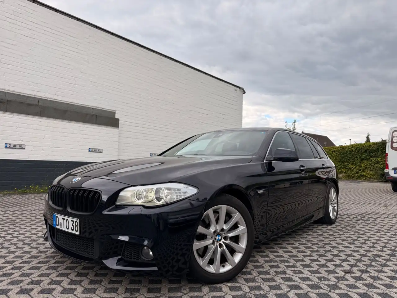 BMW 530 5 Touring 530 d M Sport *HUD* — photo 1 of 15