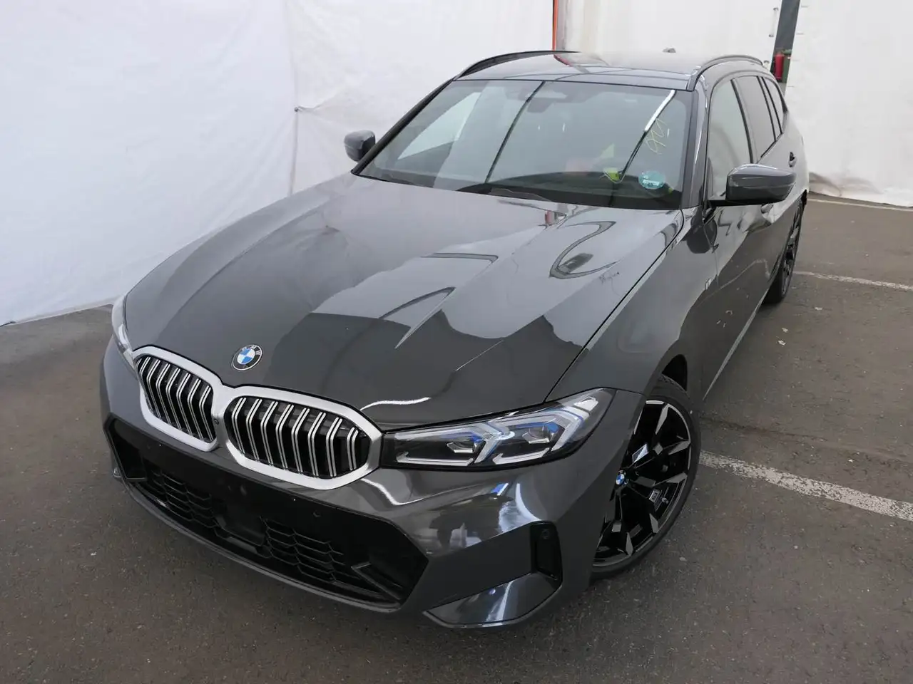 BMW 320 d Tour. "M-Sport" DrivAssProf, ParkAss+, Head-Up, — photo 1 of 10