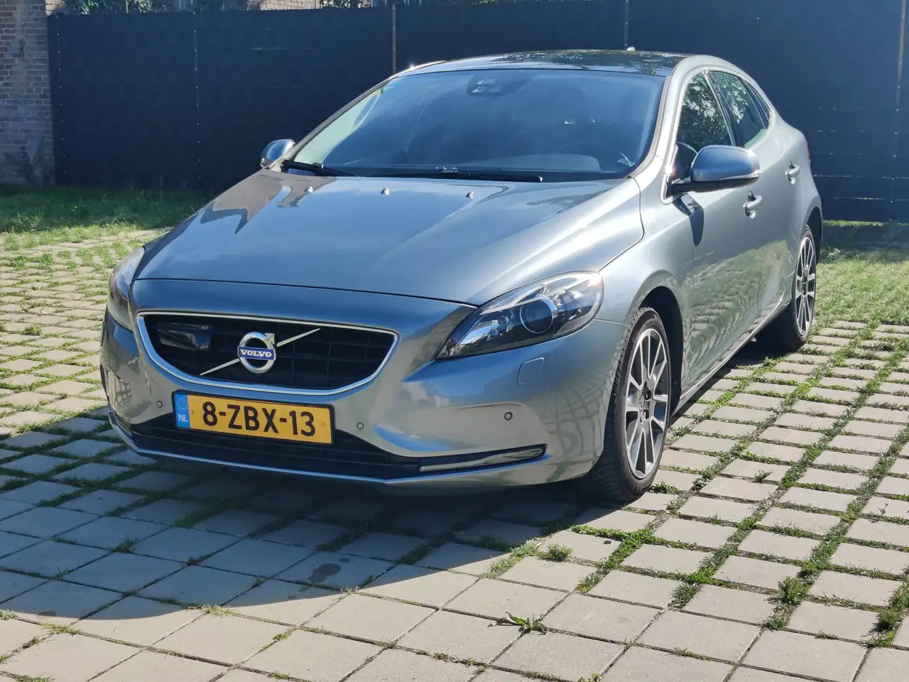 Volvo V40 2.0 D4 Summum Business — photo 1 of 34