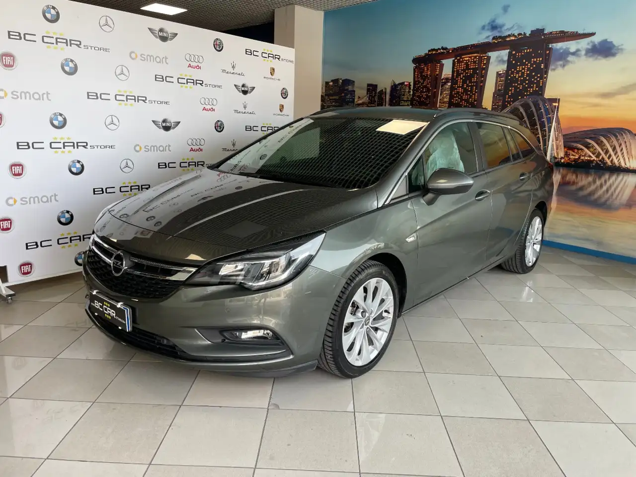 Opel Astra 1.6 CDTi 110CV Sports Tourer Business — photo 1 of 15