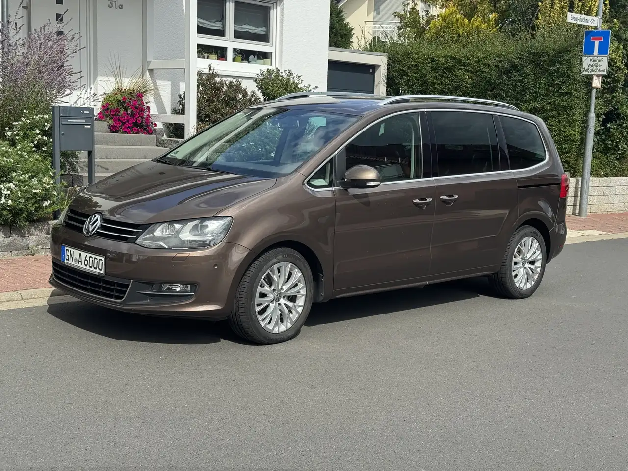 Volkswagen Sharan 2.0 TDI BlueMotion Technology Highline — photo 1 of 15