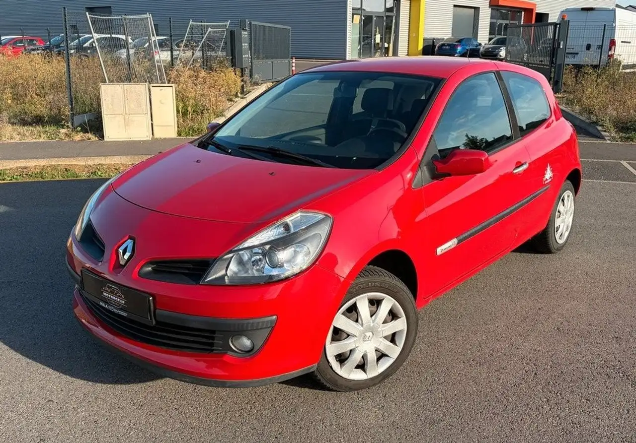 Renault Clio III 1.2 RIP CURL 75 CH — photo 1 of 10