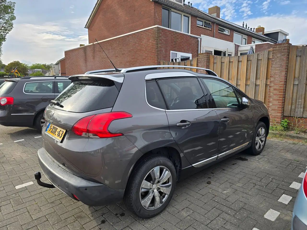 Peugeot 2008 2008 1.2 PureTech Allure — photo 1 of 8