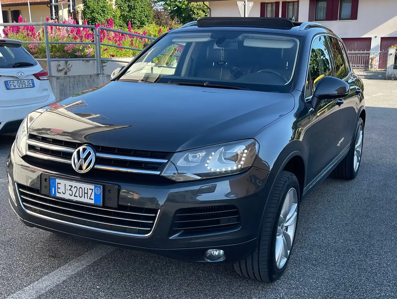 Volkswagen Touareg 3.0 V6 tdi Executive 240cv tiptronic dpf — photo 1 of 12