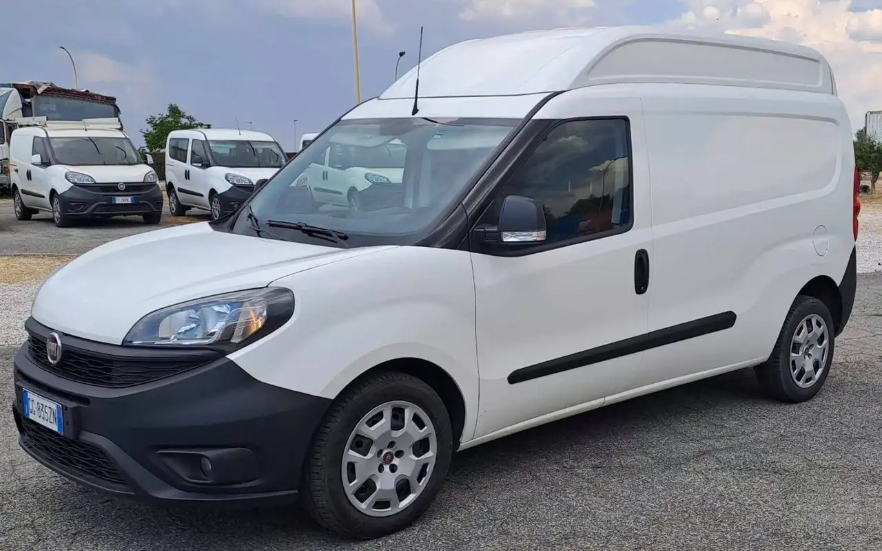 Fiat Doblo CARGO LOUNGE MAXI XL LH2 L 1.6 105CV — photo 1 of 15