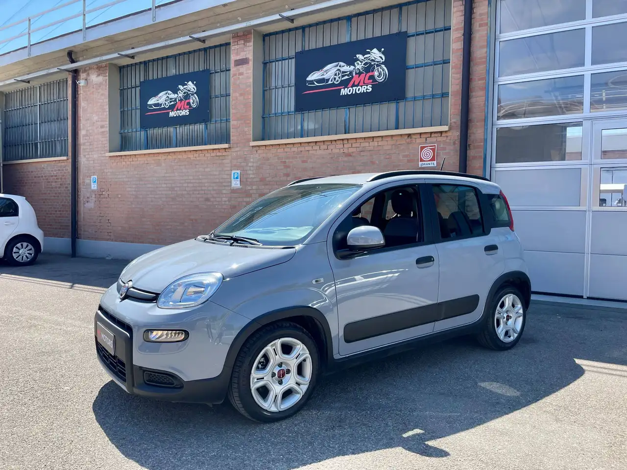 Fiat Panda Hybrid 2022-17.500 Km-Unico Proprietario — photo 1 of 15