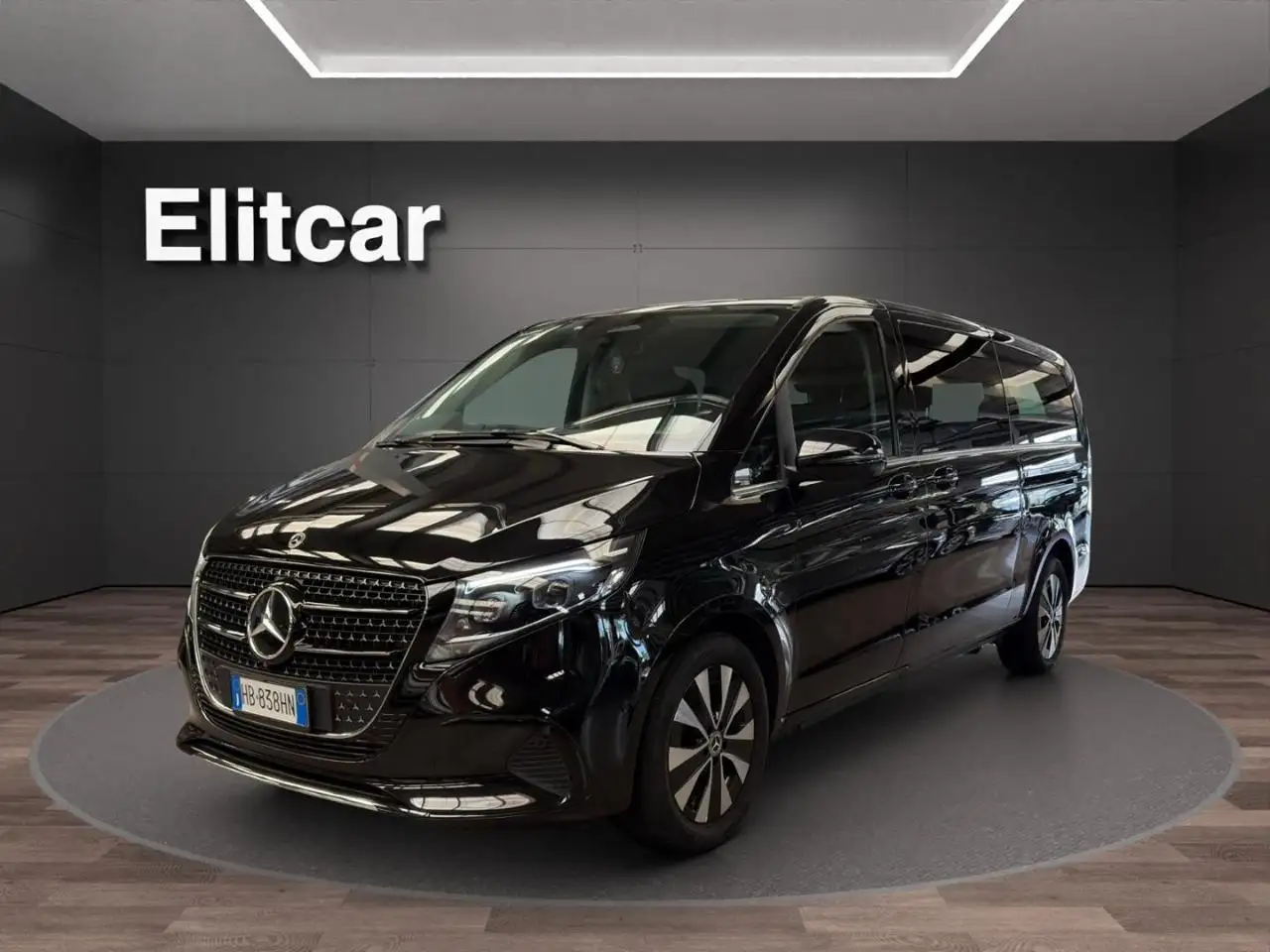 Mercedes-Benz V 250 d Automatic Avantgarde Premium ExtraLong — photo 1 of 12