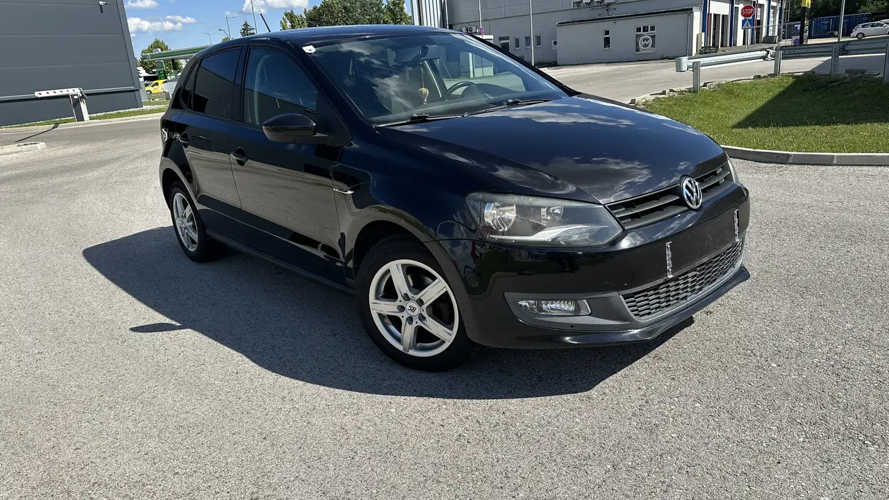 Volkswagen Polo 1,6 TDI — photo 1 of 15