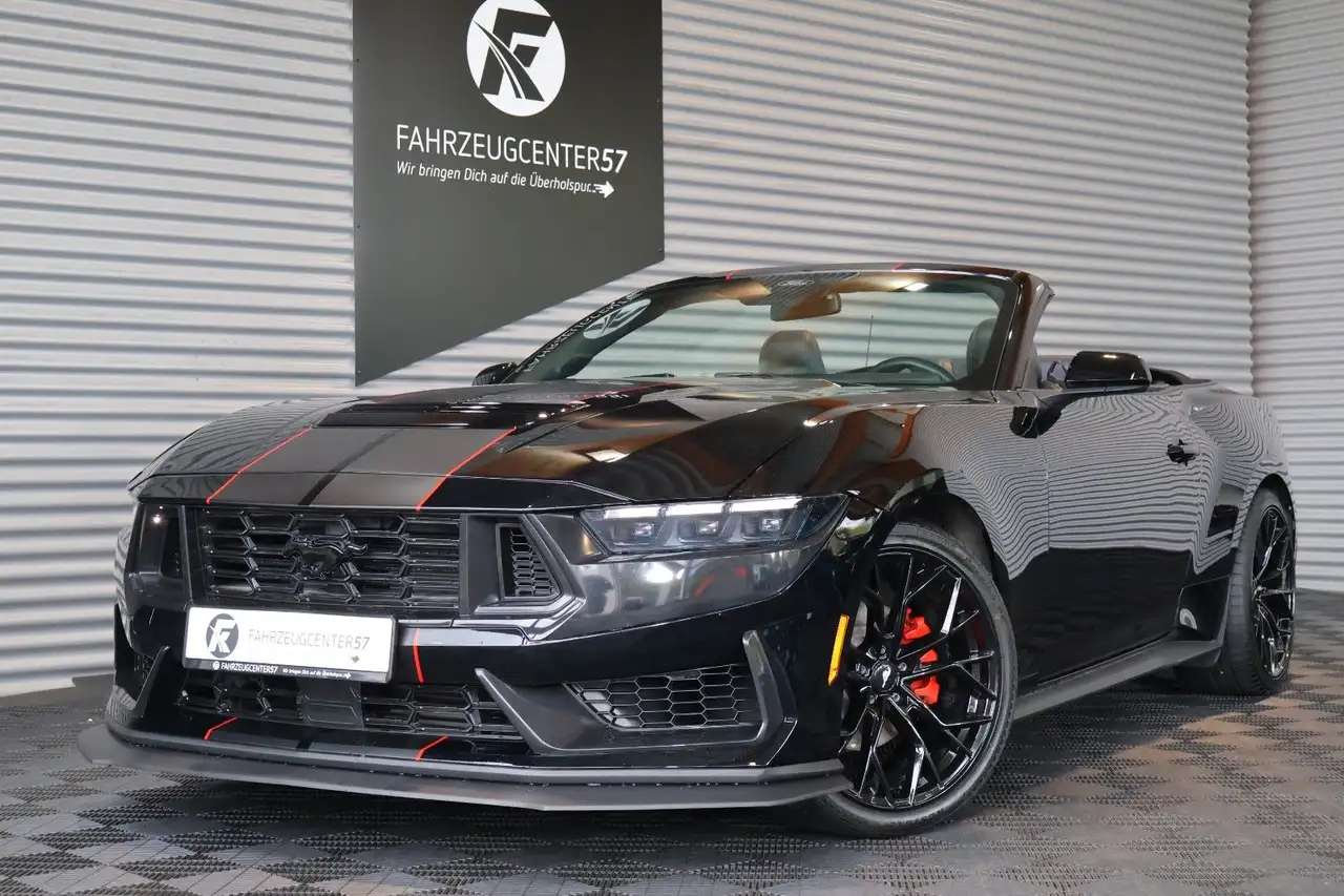 Ford Mustang 2.3L EcoBoost LED/RFK/CARPLAY/KAMERA — photo 1 of 22