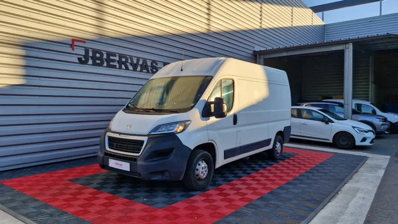 Peugeot Boxer FOURGON TOLE 335 L2H2 BLUEHDI 120 SS PREMIUM — photo 1 of 26