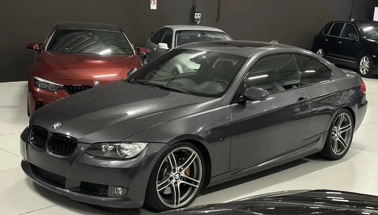 BMW 335 SOLO 109.000 KM ! Scarico M Performance Sedili M3 — photo 1 of 8