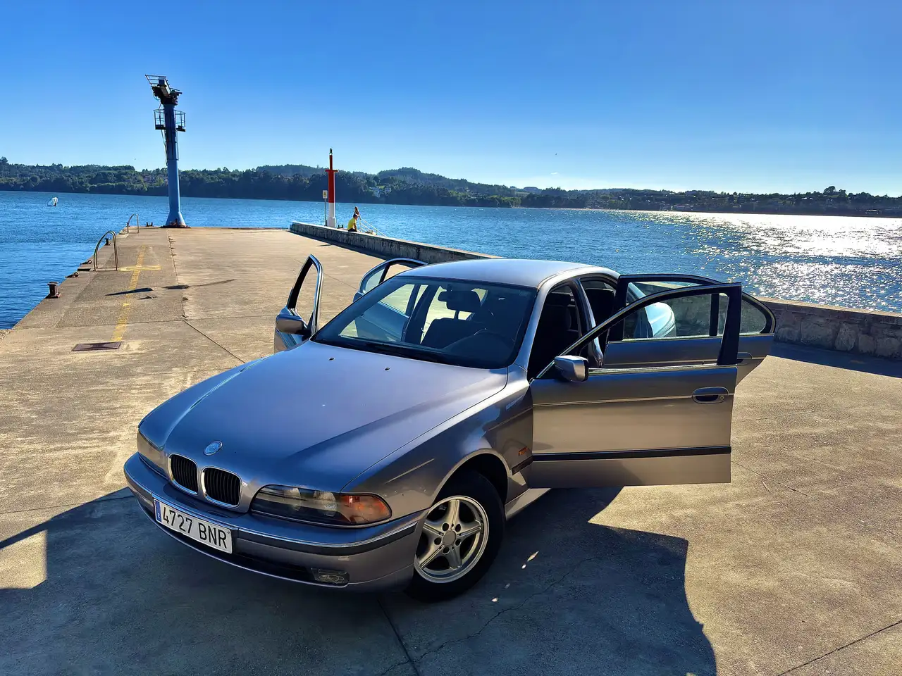 BMW 520 520i — photo 1 of 16