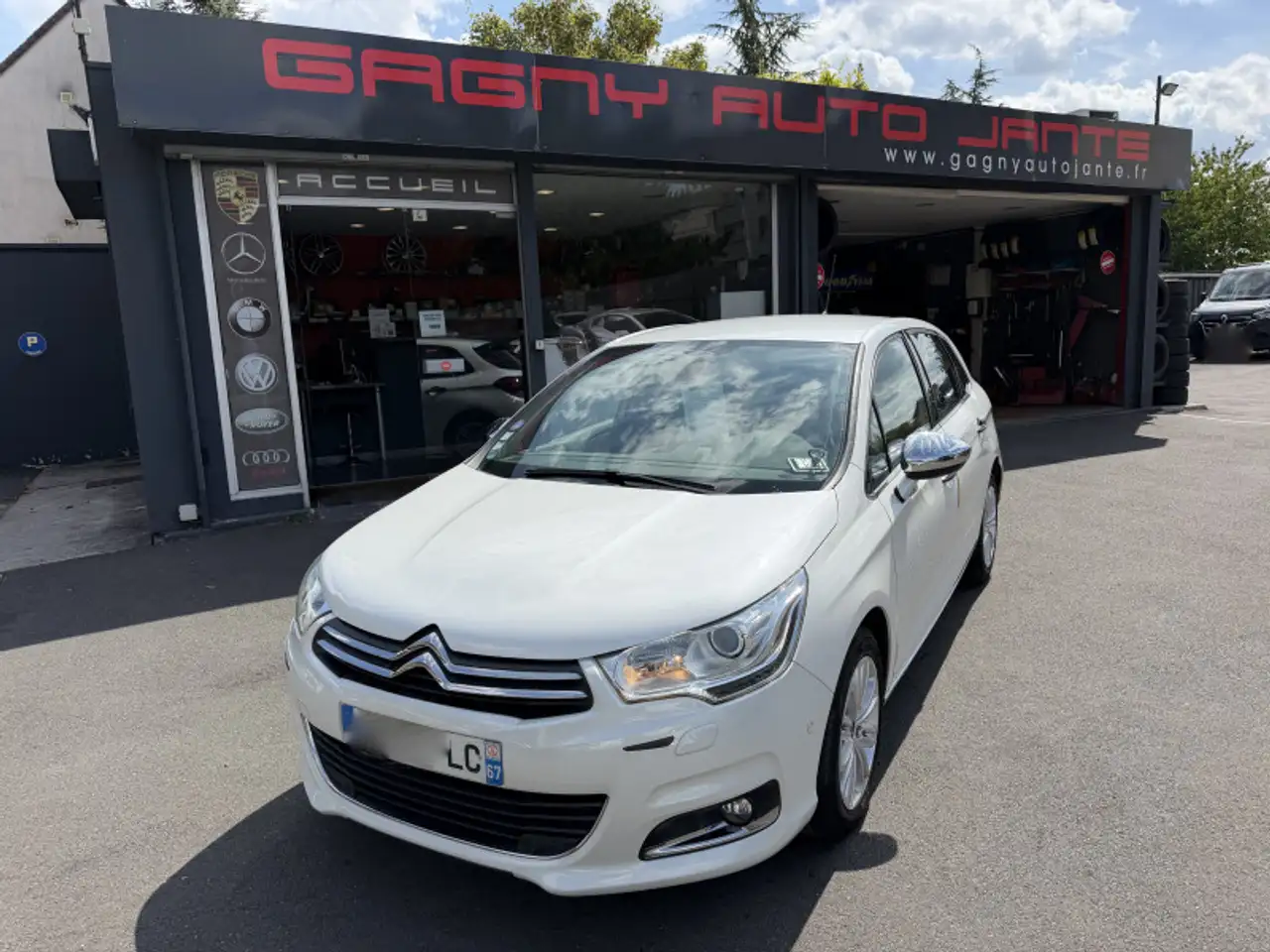 Citroen C4 1.6 VTI 120CH CONFORT — photo 1 of 20