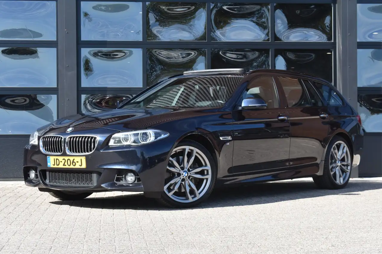 BMW 535 5-serie Touring 535d High Executive LED Pano Clima — photo 1 of 40