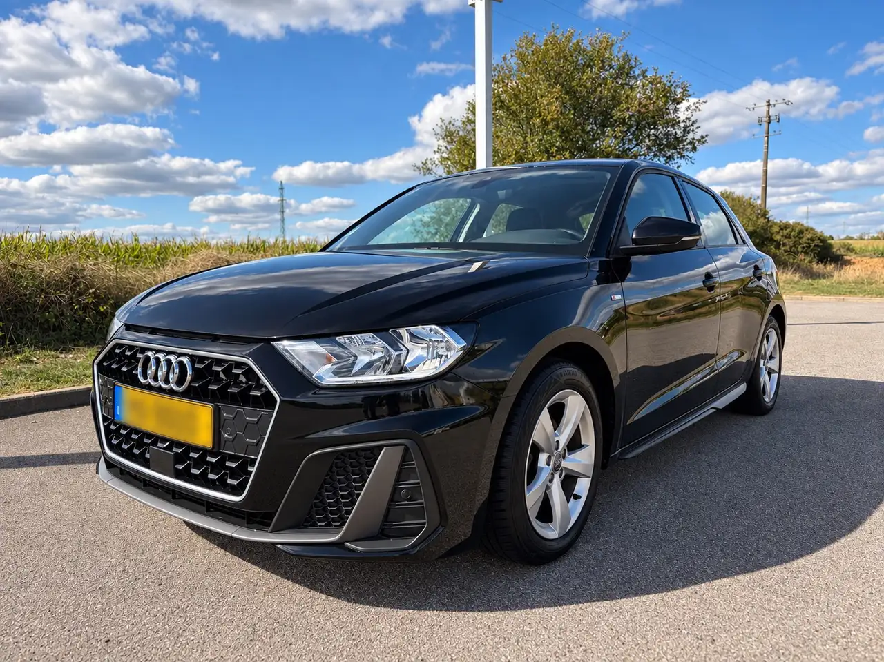 Audi A1 Sportback 30 TFSI 116 ch S tronic 7 Line — photo 1 of 10