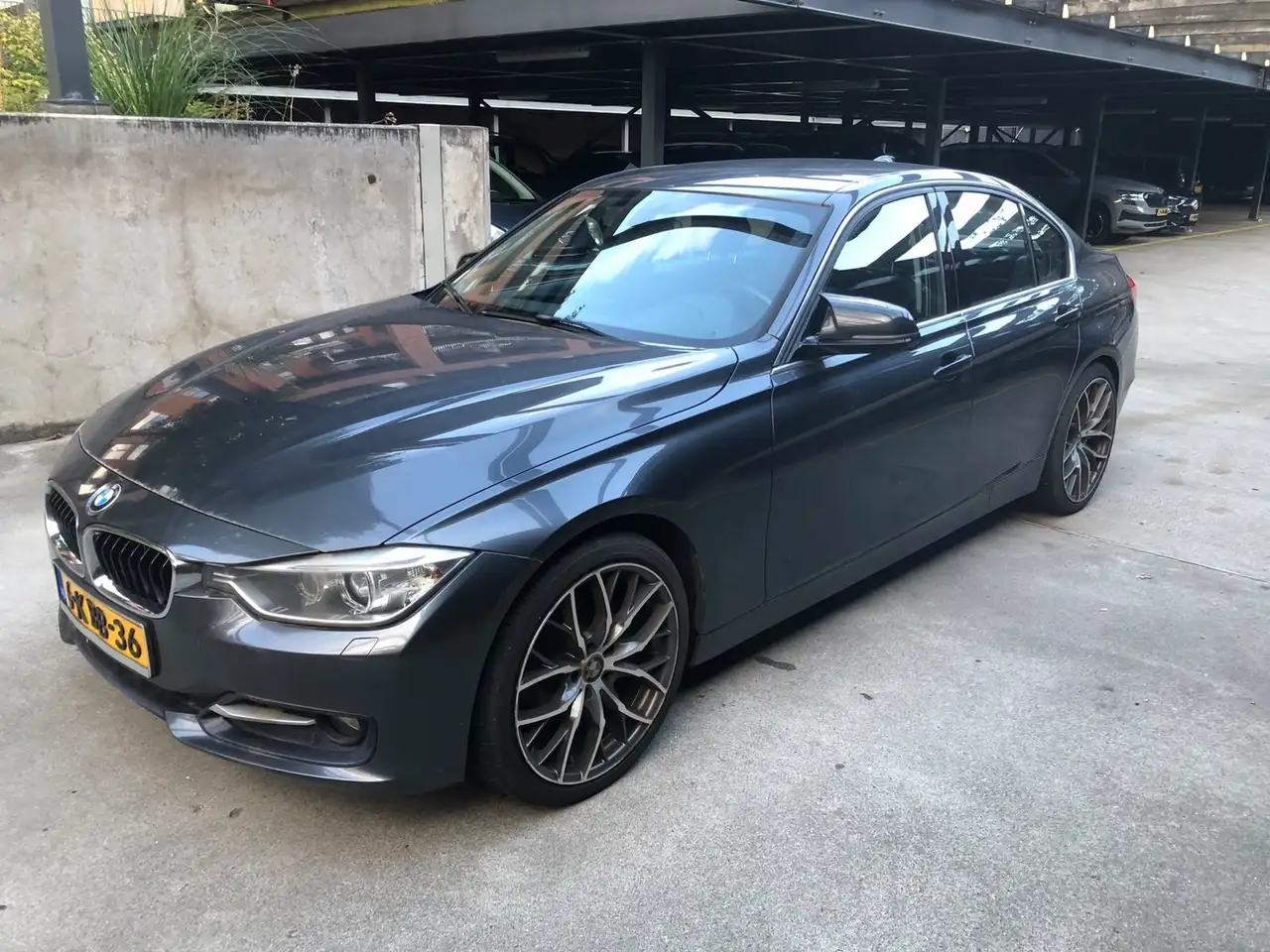 BMW 330 320i EDE Upgrade Edition — photo 1 of 9