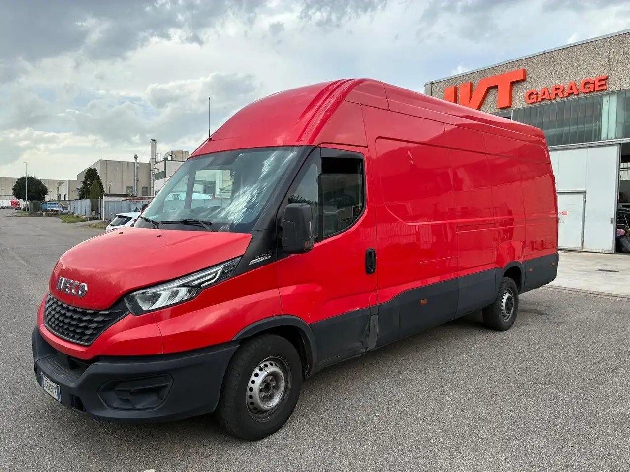Iveco Daily Daily 35S18HA8V 3.0 HPT PLM-TA Furgone Hi-Matic — photo 1 of 9