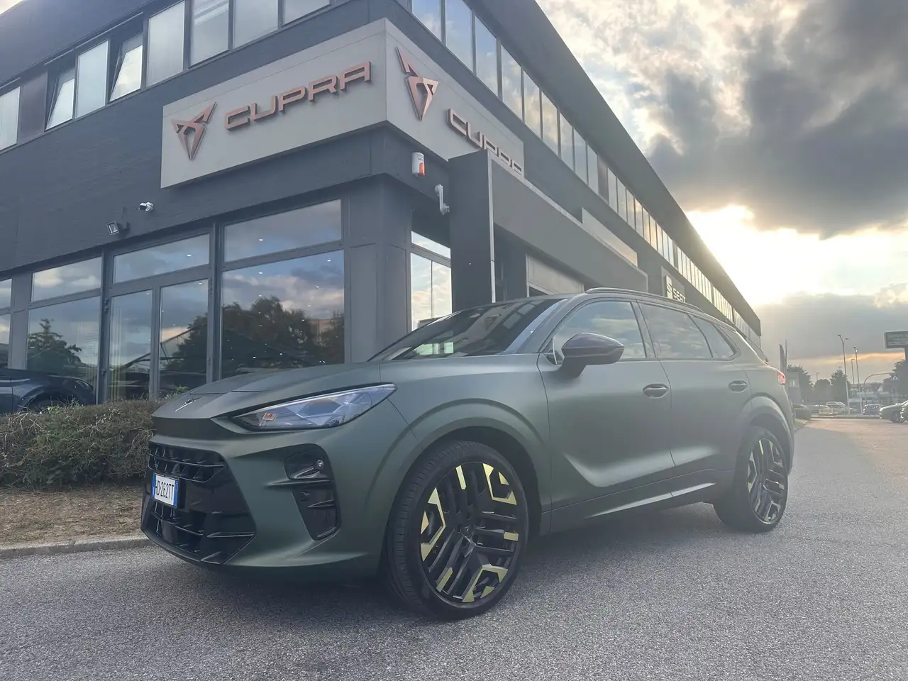 CUPRA Terramar 1.5 HYBRID DSG Tribe Edition — photo 1 of 11