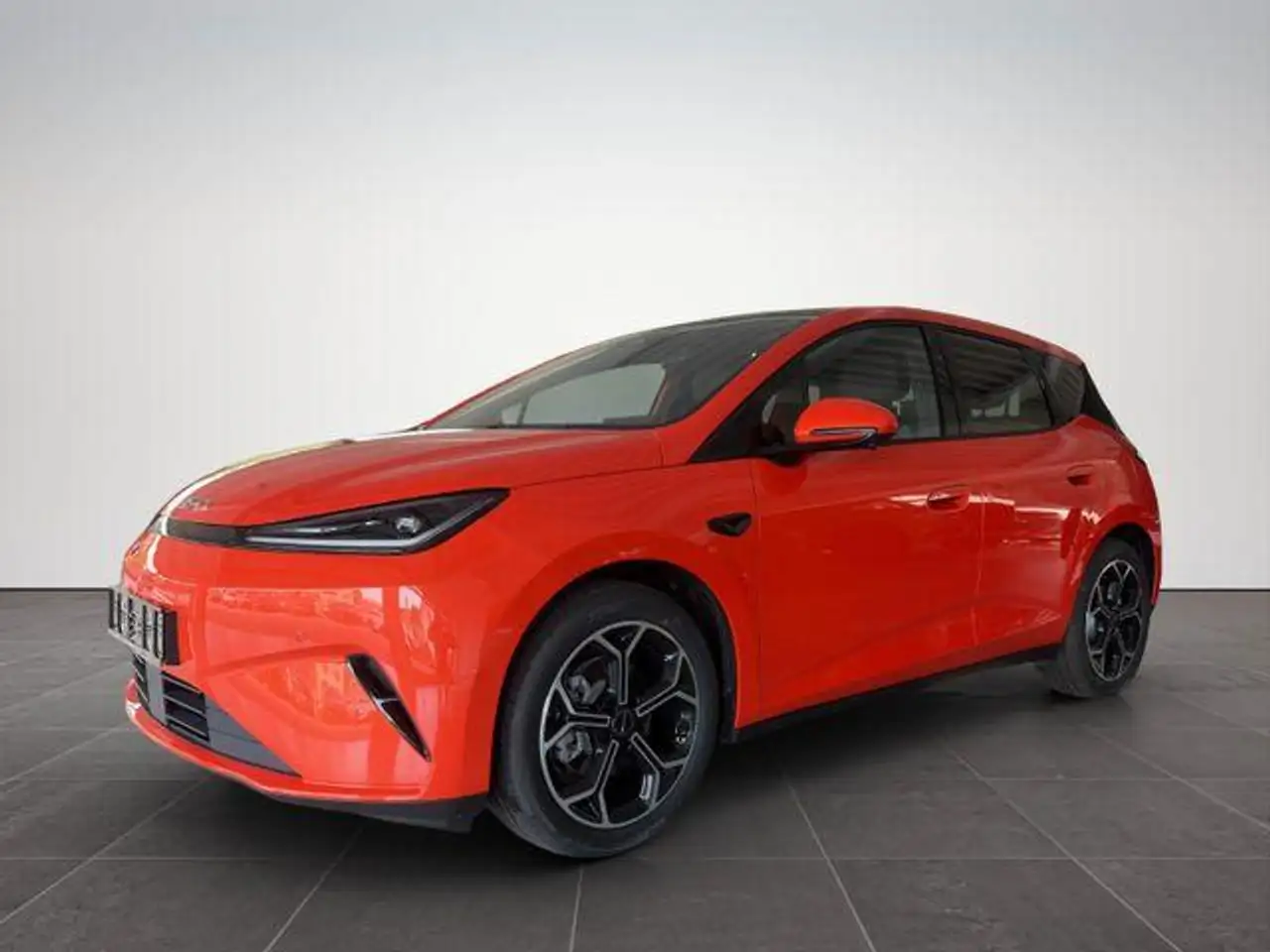 BYD Dolphin G DM-i Comfort /PANO/SHZ/SOFORT 156 kW (212 PS), ... — photo 1 of 19